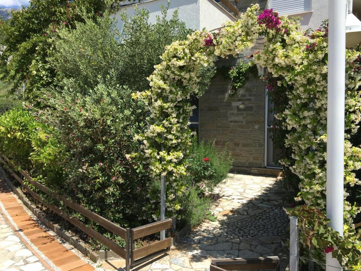 Olives Residence Dhërmi Exterior foto